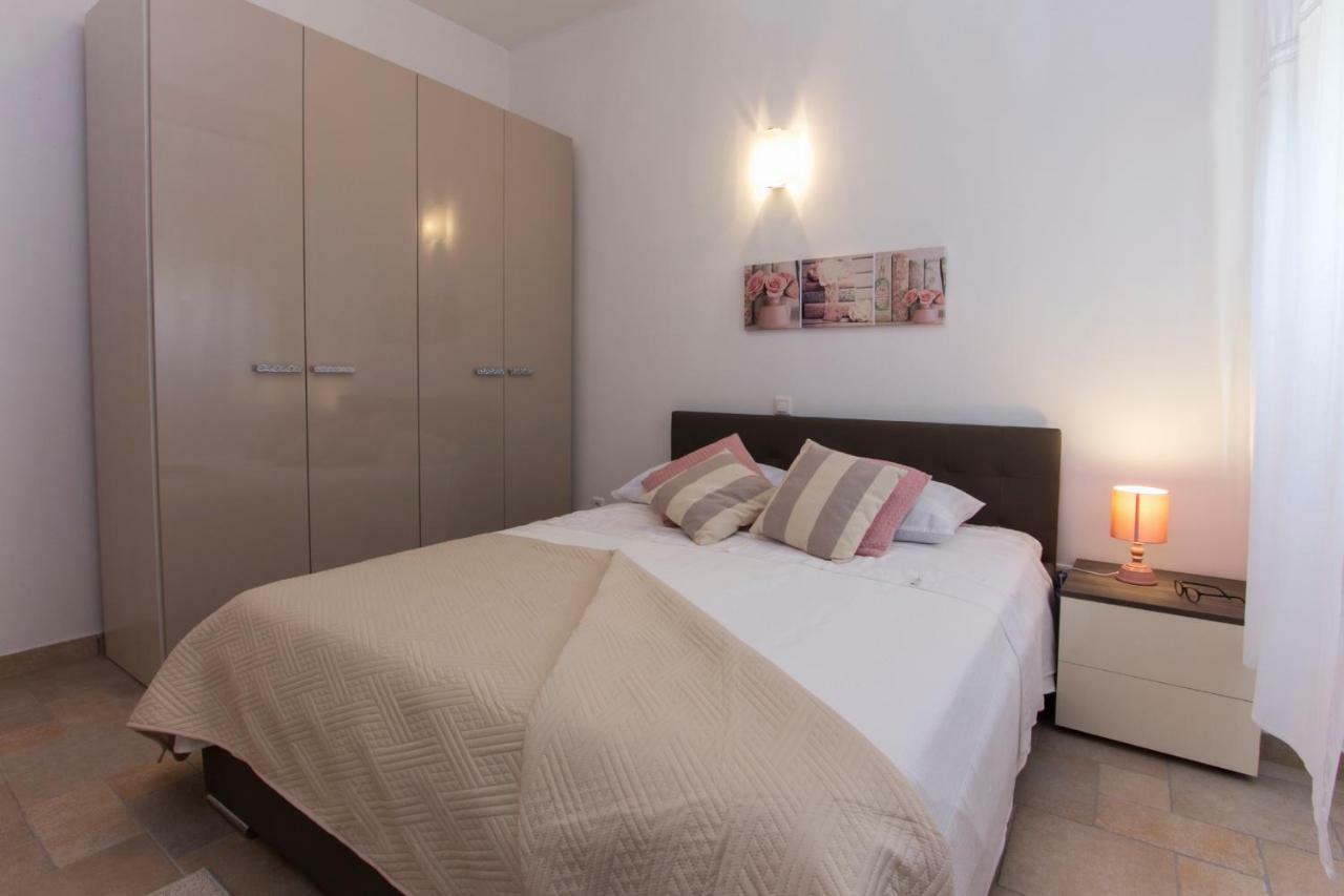 Apartment Ema Zadar Bagian luar foto